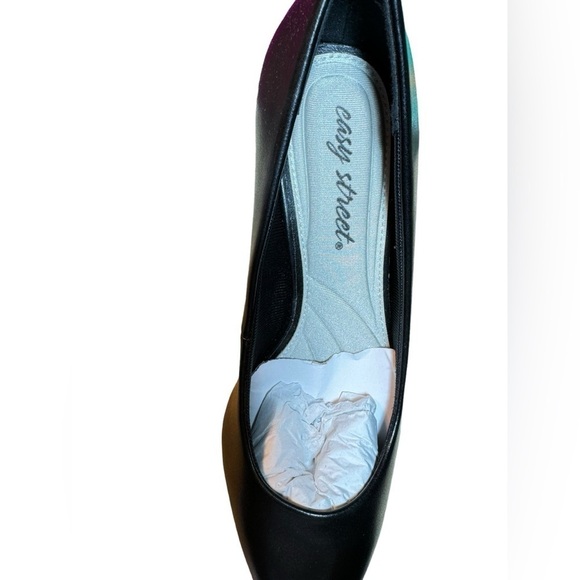 Easy Street Pointe Pumps Size 7.5 N - Picture 6 of 8